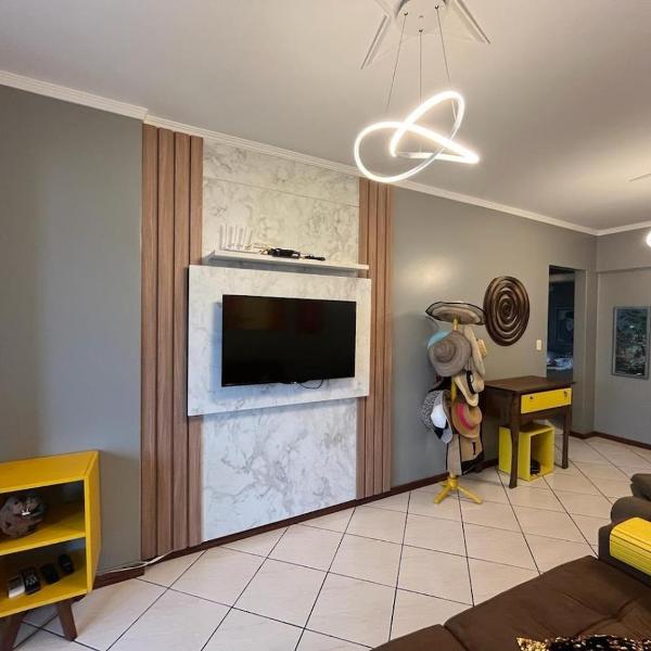 Apartamento aconchegante frente mar, na Meia Praia - Foto 5
