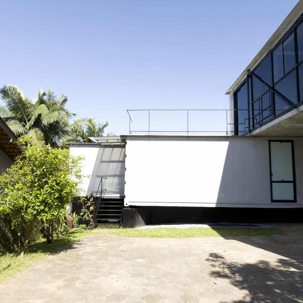 Casa Container Moderna com Vista da Natureza em Itajaí, hotel en Itajaí