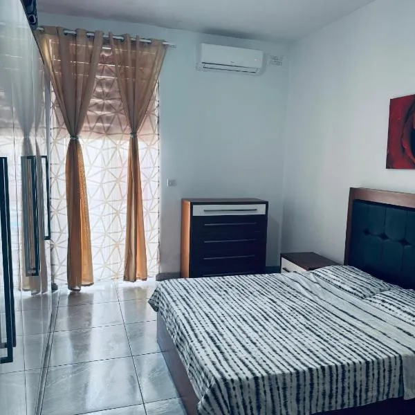Private Double bedroom In Marsaskala2, hotell sihtkohas Il-Ħamrija