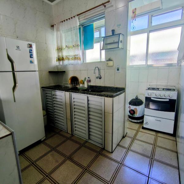 kitnet simples, vaga, área de churrasqueira, centro de Bertioga, prox a praia e balsa - Foto 4