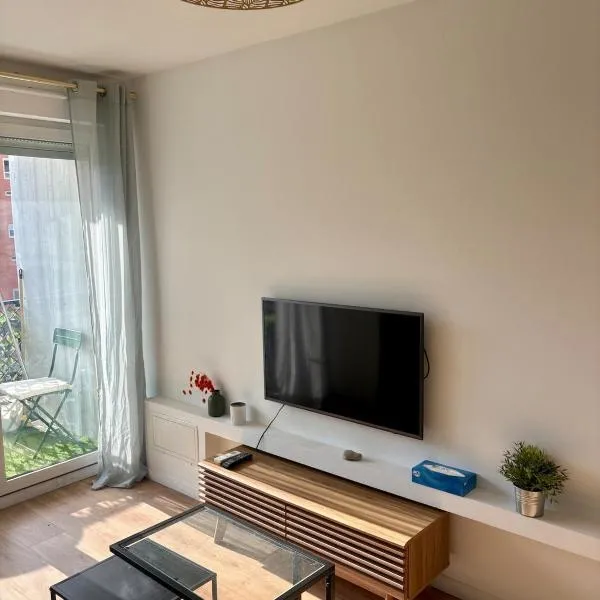 Charmant studio climatisé à Riquier, proche mer & gare, hotel din Nisa