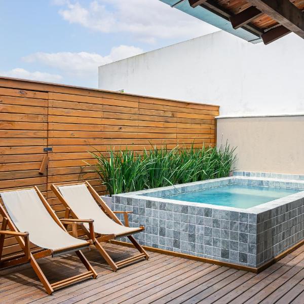 Casa com piscina privada e churrasqueira