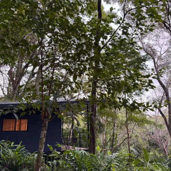 Deer Houses Cabuya, hotel in Cabuya