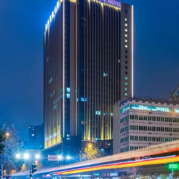 Mercure Chengdu Huapaifang, hótel í Chengdu