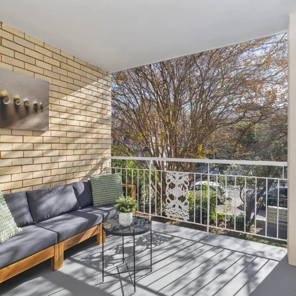 Sunny Manly Escape 2 min walk to beach – hotel w mieście Sydney