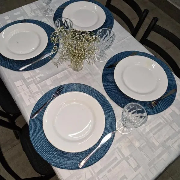 Casa Alves Aluguel de Temporada Próx Hospital do Amor em Barretos SP Com Suíte e Ar condicionado, hotell i Barretos