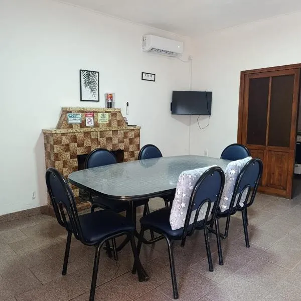 Departamentos DOÑA ELBA, hotel in Río Colorado