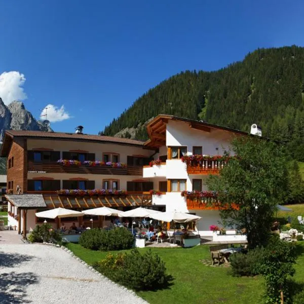 Garni Raetia, hotel in Corvara in Badia