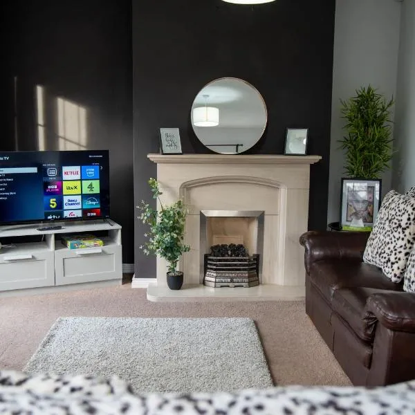 3BR House Sleeps 6 with Parking Near Ormeau Park, hotel i Belfast