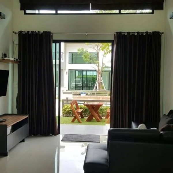 Shalom Casa Seaside Rayong, hotell i Ban Chak Phai