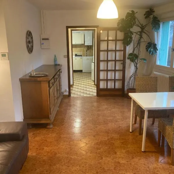 2chambres 70m2 proche centre ville, hotel di Alès