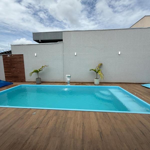 Casa de Luxo Nova, 3 Qt, Piscina, Sinuca, Ping Pong, Hidromassagem, Mobiliada, Churrasqueira, 3 Vagas, Ar Condicionado, Televisão, Internet