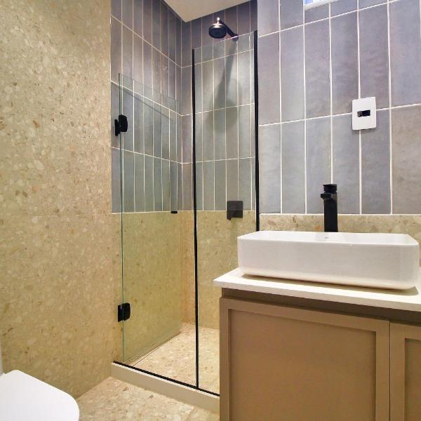 Apto Luxuoso 2 Qtos • 6 Pessoas • Passos da Praia - Foto 3
