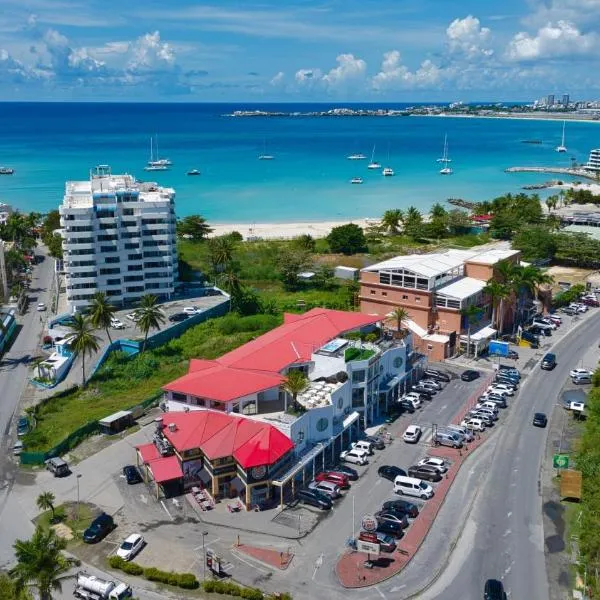 Commodore Suites, SureStay Collection by Best Western, khách sạn ở Simpson Bay