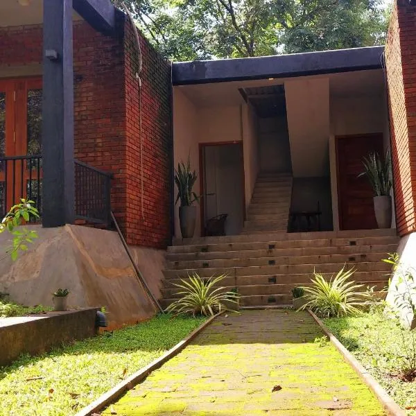 Lina Hotel, hotel in Habarana