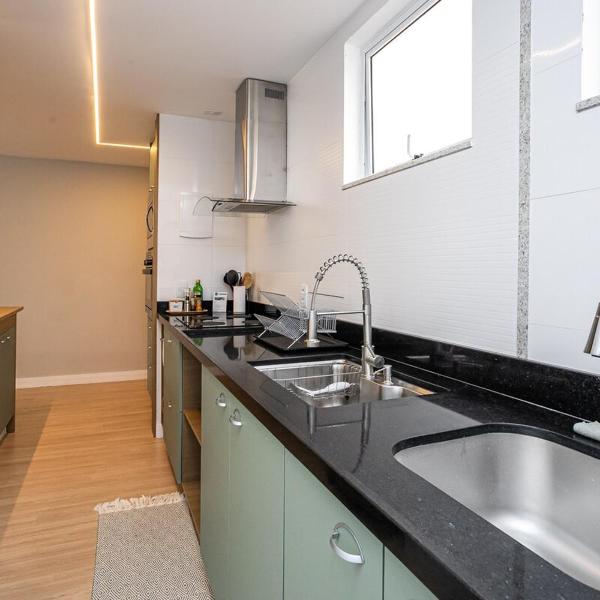 Apartamento reformado em Copacabana, em residencial com serviços, 250m do metrô e a 400m da praia! - Foto 3