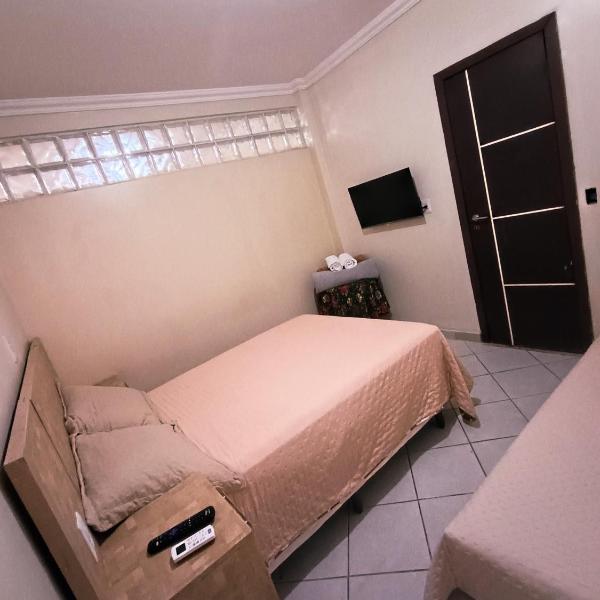 Apto inteiro 3 quartos, sendo duas suítes - Foto 5