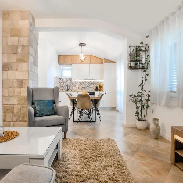 Apartment MATEJA, viešbutis Tivate