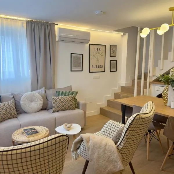 Málaga Center Trinidad Living, hotel in Málaga