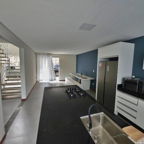 Casa com 6 suítes, bem localizada - Foto 4