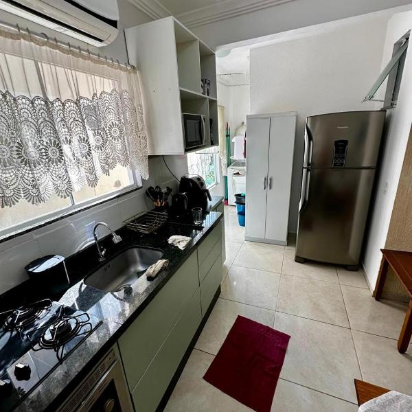 Hospedagem da Lu a 400m da Praia - 3 Dorms-Suíte - Climatizado - Foto 4