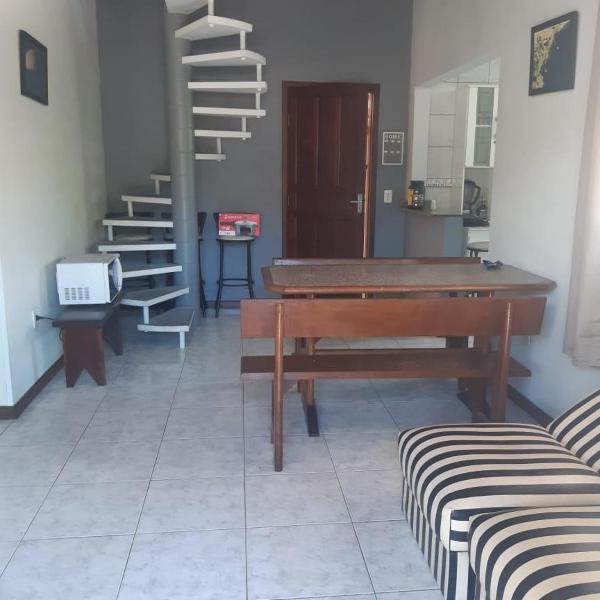 Duas casas na guarda do embau 14 pessoas