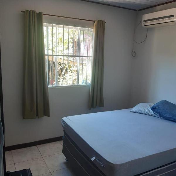 Duas casas na guarda do embau 14 pessoas - Foto 2