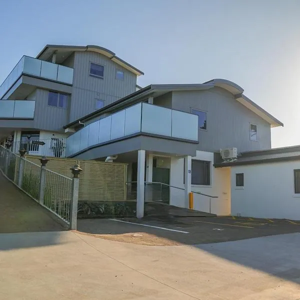 Boatshed Motel Apartments, Hotel in Mount Maunganui
