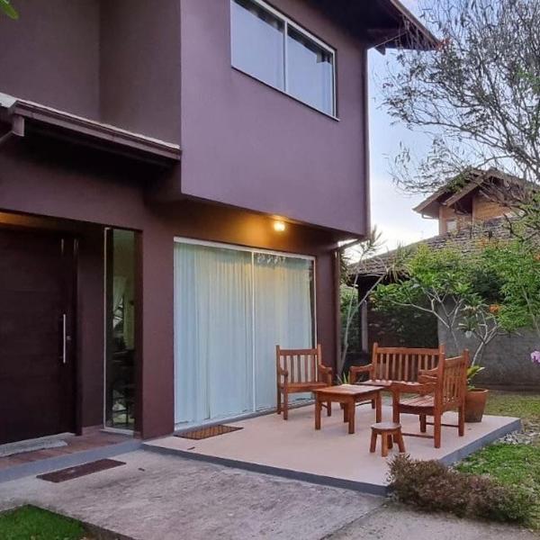 Casa no Pico da Cruz 300m da praia ar cond
