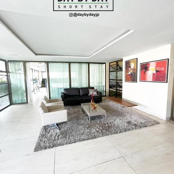 Duplex de luxo com hidro by Day by Day no Atlantis