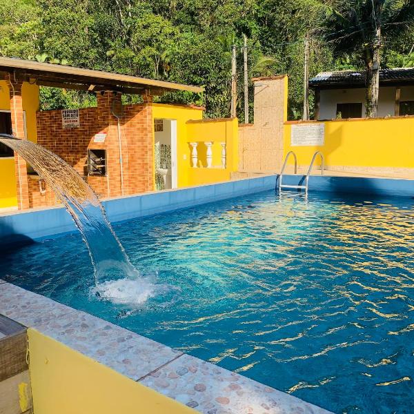 Casa em Ubatuba com piscina há 15 minutos das praias
