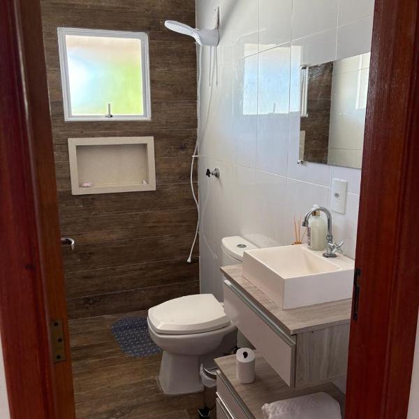 Casa inteira com três quartos, piscina climatizada por energia solar e área de churrasqueira - Foto 3
