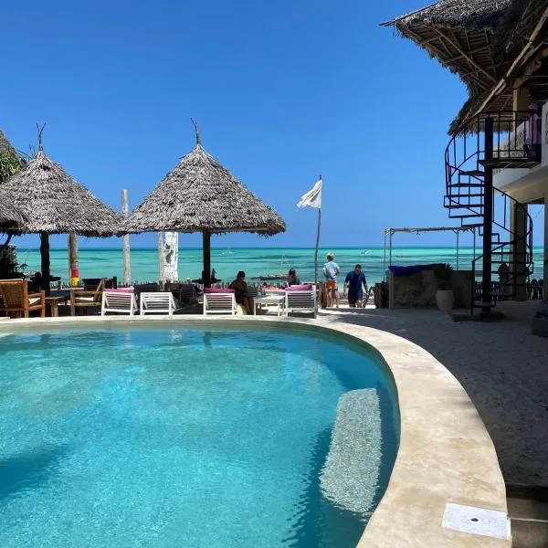 Blue Reef Sport & Fishing Lodge and Bungalows, hotel em Jambiani