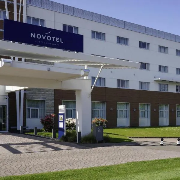 Magny-les-Hameaux में, होटल Novotel Saint-Quentin en Yvelines