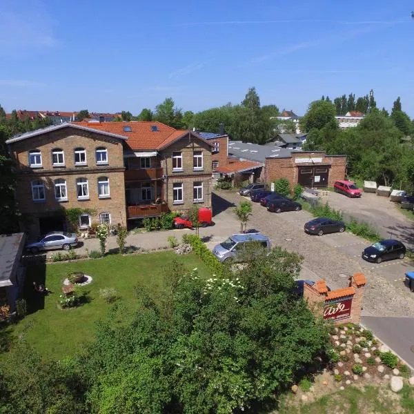 Villa Backstein OBO19, hotel in Schwerin