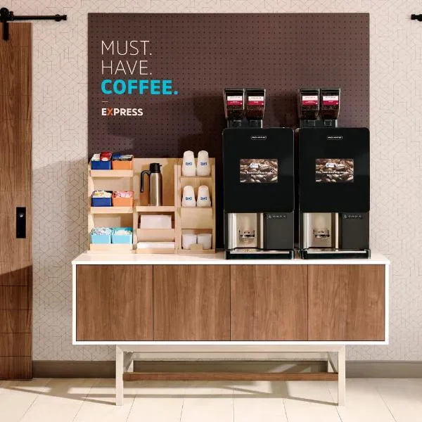 Viesnīca Holiday Inn Express Hickory - Hickory Mart by IHG pilsētā Hikorija