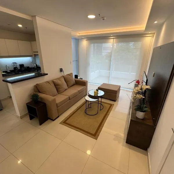 Depto Premium con piscina y cochera a 1 cuadra Shopping del Sol โรงแรมในอะซุนซิออง