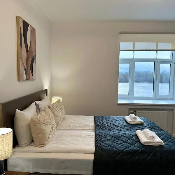 Panoramic River View I Spacious Modern 2BR Apartment, hotell i Riga