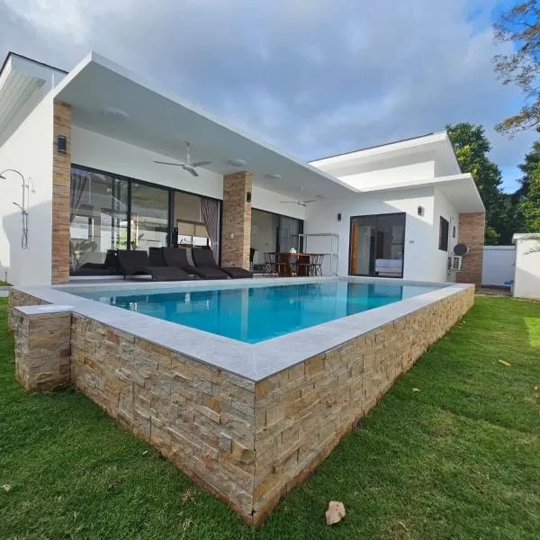 ค้นพบพูลวิลล่ารวมทุกความสุขในเกาะสมุย