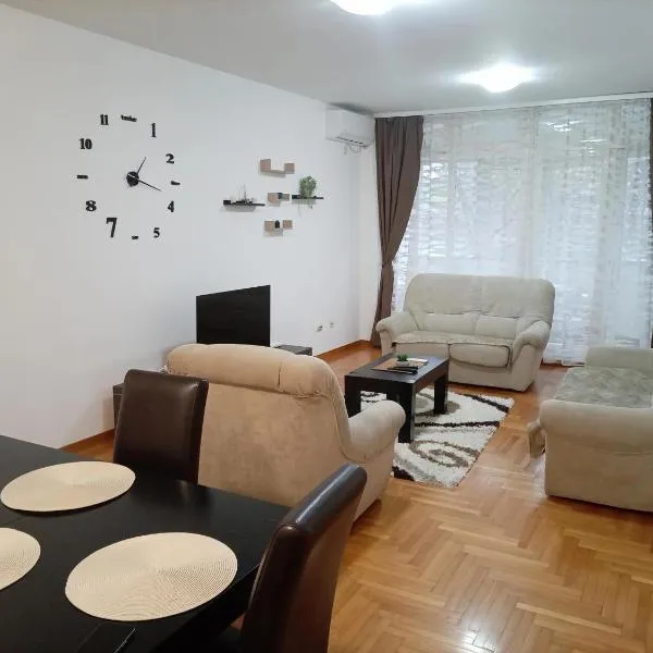 Linda Apartments- Arena，位于Novi Beograd的酒店