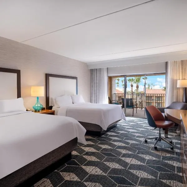 Crowne Plaza Phoenix - Chandler Golf Resort by IHG, hotel di Chandler