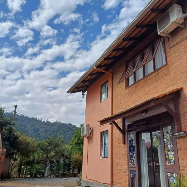 Hostel Dina & Suítes，位于波梅罗迪的酒店