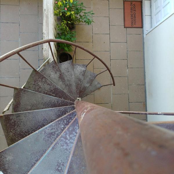 House com 2 Churrasqueiras, 3 Ar Condicionados e Muito Verde! - Foto 4