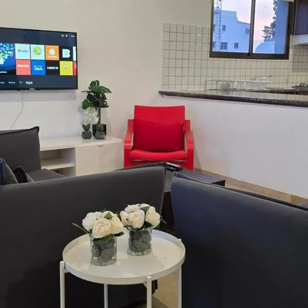 Skoufa 21 - Luxury Apartment -Breakbooking CY, hotel v Lemesos