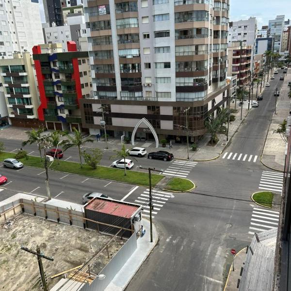 Lindo Apto 02 Dorm perto do centro e praia com elevador e Garagem