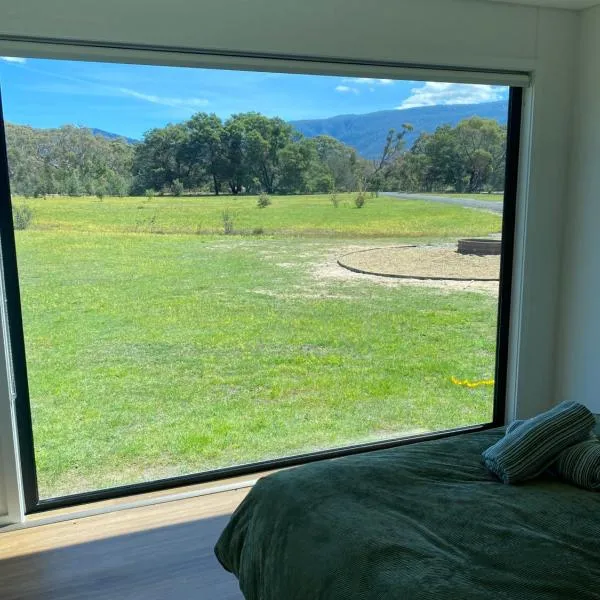 Grampians View Eco Retreat, hotel in Halls Gap