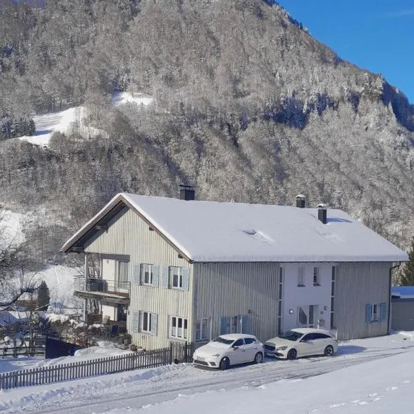 Haus Hirschlitten, Hotel in Mellau