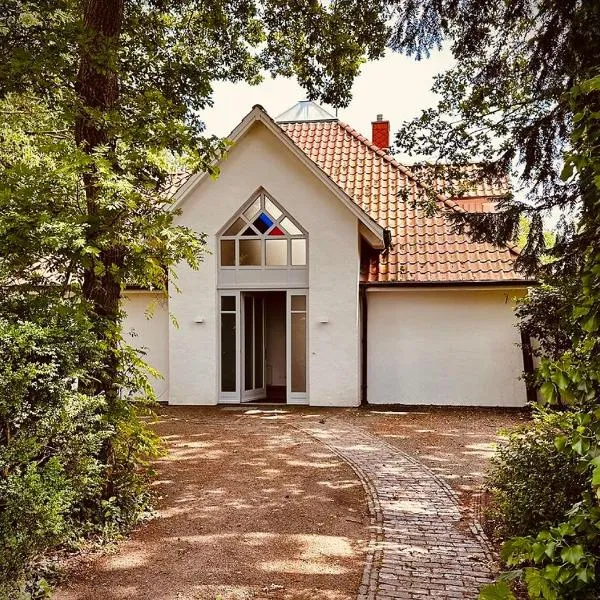 Heidwende Eins - Gemütliche Ferienwohnung mitten in Worpswede, hotelli kohteessa Worpswede