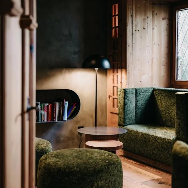 Strasserwirt - Ansitz zu Tirol, hótel í Strassen