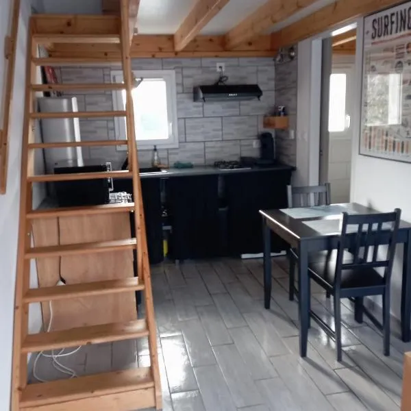"Masca Surf Lodge" gîte indépendant, מלון בVayres